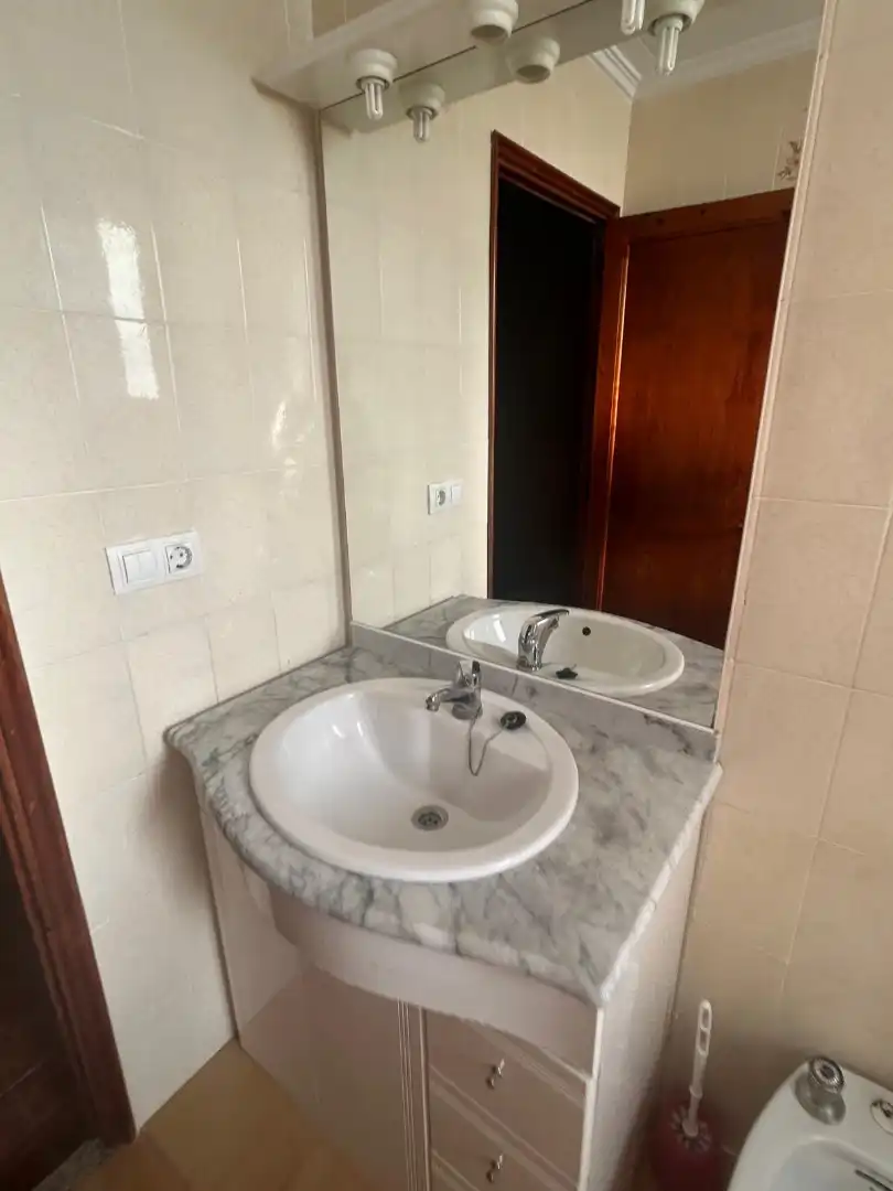 Baño de Piso en venta en Sueca con Terraza, Trastero y Horno