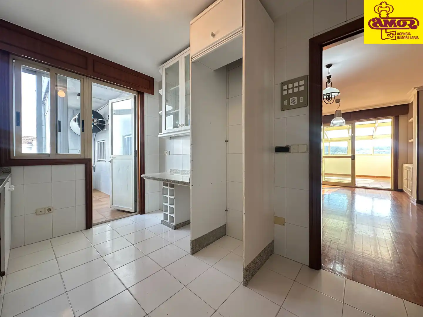 Piso en venta en Santiago de Compostela  con Calefacción, Terraza y Trastero