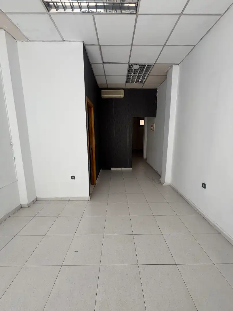 Local comercial en alquiler en Calle del Doctor Isla 8, imagen 2