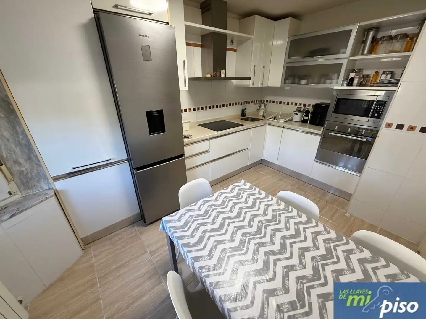 Cocina de Casa adosada en venta en Arroyo de la Encomienda con Calefacción, Jardín privado y Parquet