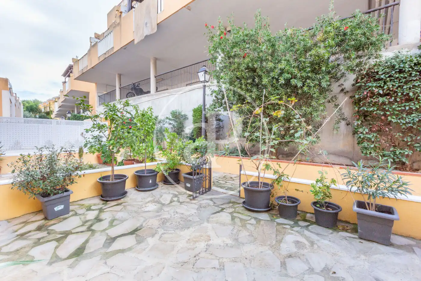 Jardín de Casa adosada en venta en Chiva con Aire acondicionado, Calefacción y Jardín privado