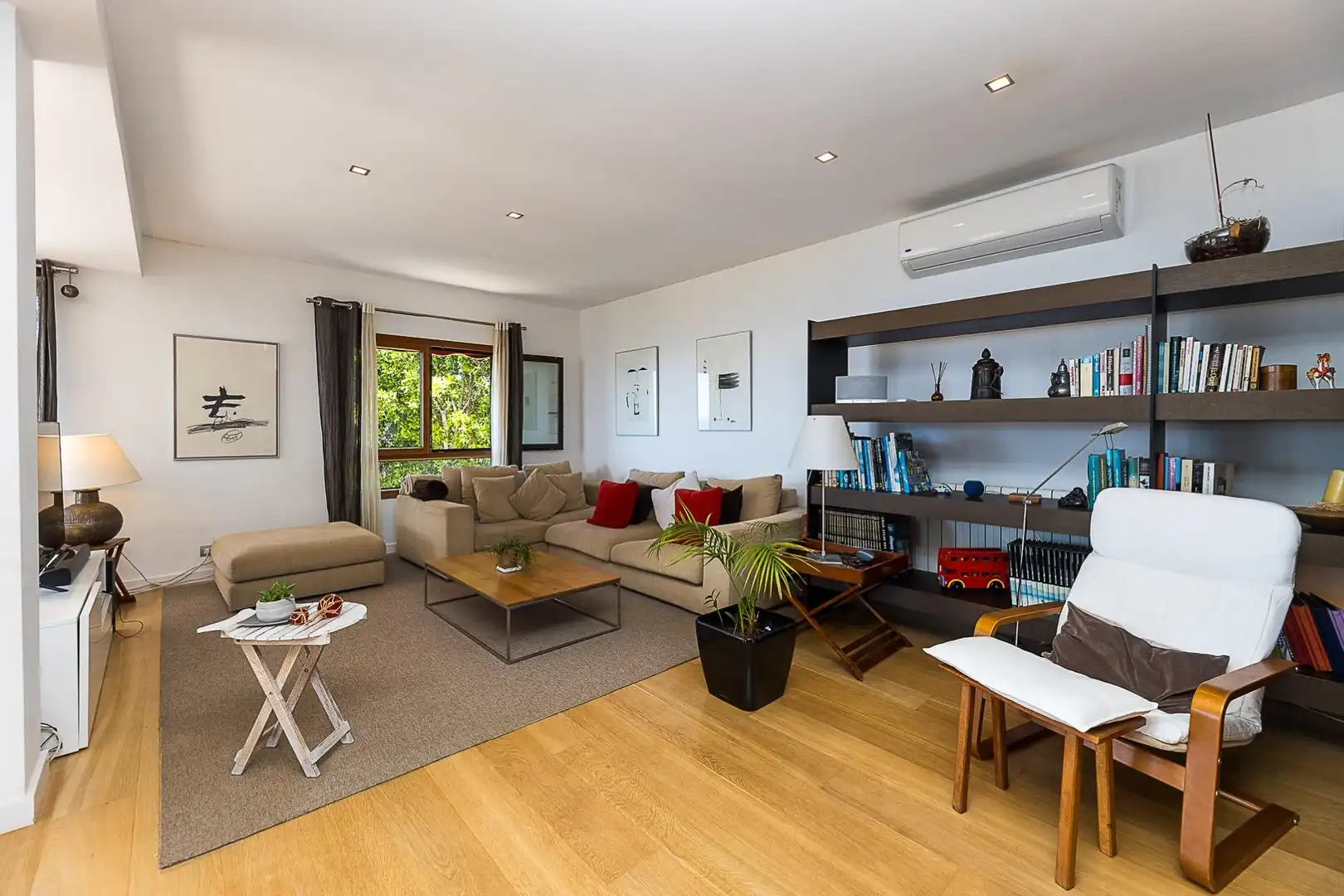 Sala d'estar de Casa o xalet en venda en  Palma de Mallorca amb Aire condicionat, Jardí privat i Terrassa