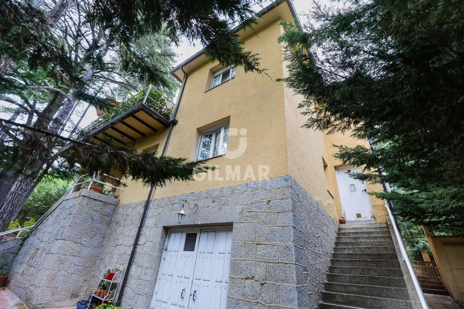 Vista exterior de Casa o xalet en venda en San Lorenzo de El Escorial amb Calefacció i Jardí privat
