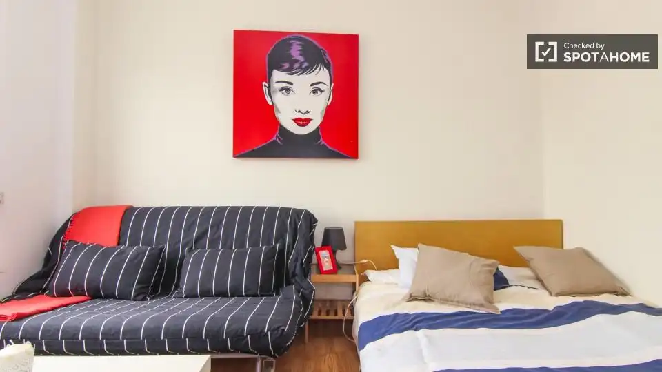 Habitación de Piso de alquiler en Valencia con Aire acondicionado, Calefacción y Amueblado