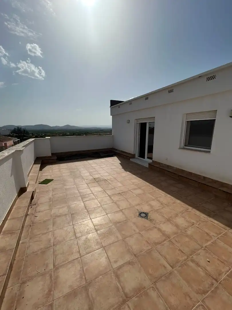 Terrasse von Maisonette zum Verkauf in La Pobla de Vallbona mit Klimaanlage, Heizung und Terrasse