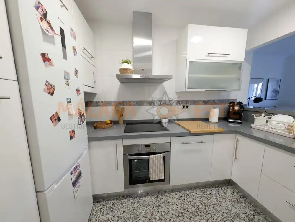 Küche von Wohnung zum Verkauf in Almuñécar mit Klimaanlage, Terrasse und Abstellraum