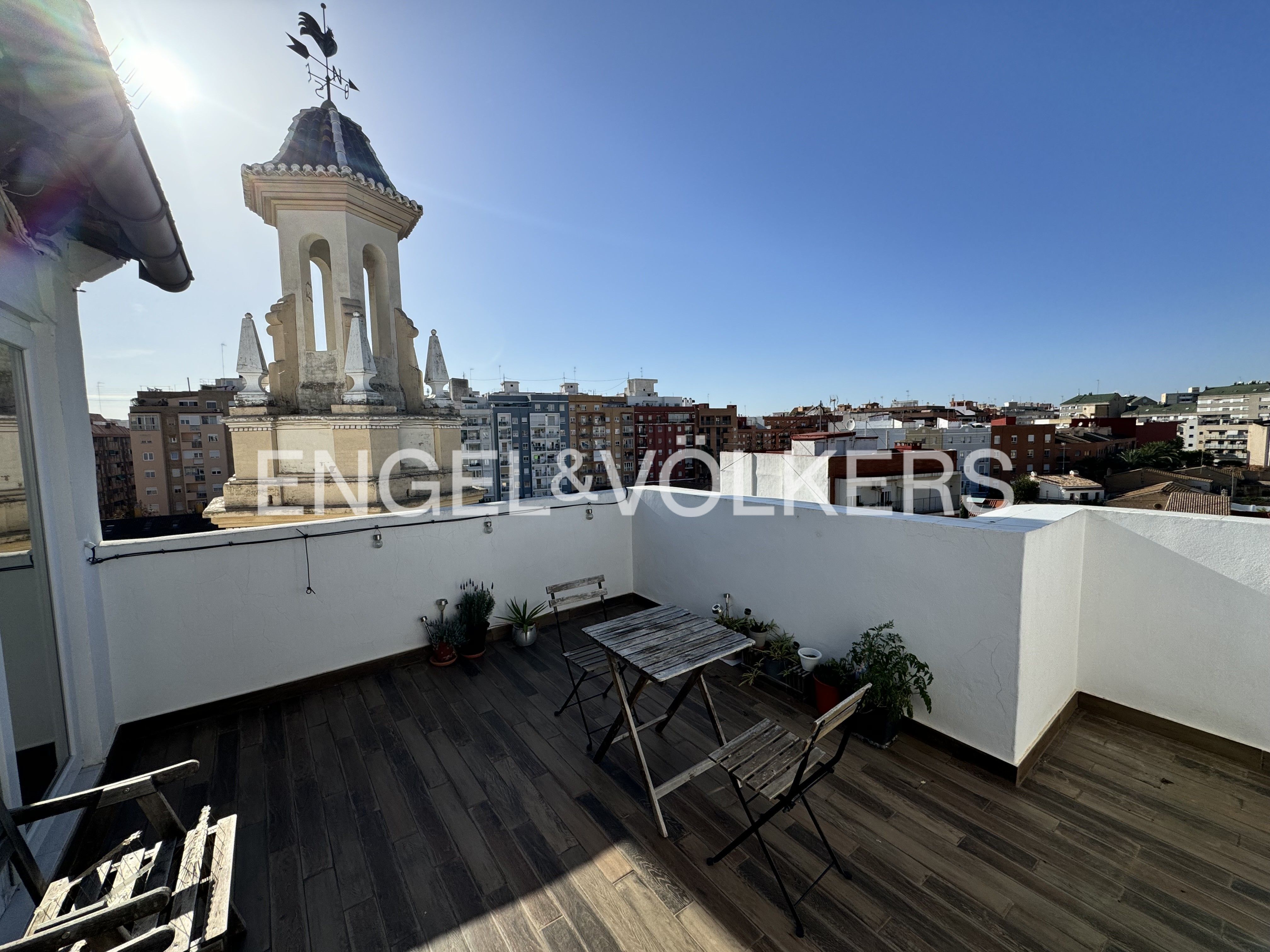 Terrace of Attic to rent in  Valencia Capital  with Air Conditioner, Heating and Terrace