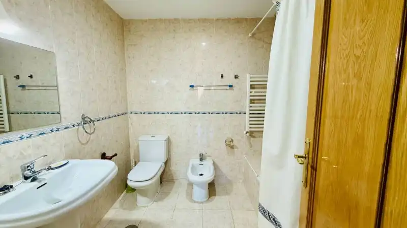 Baño de Dúplex en venta en El Espinar con Calefacción, Jardín privado y Terraza