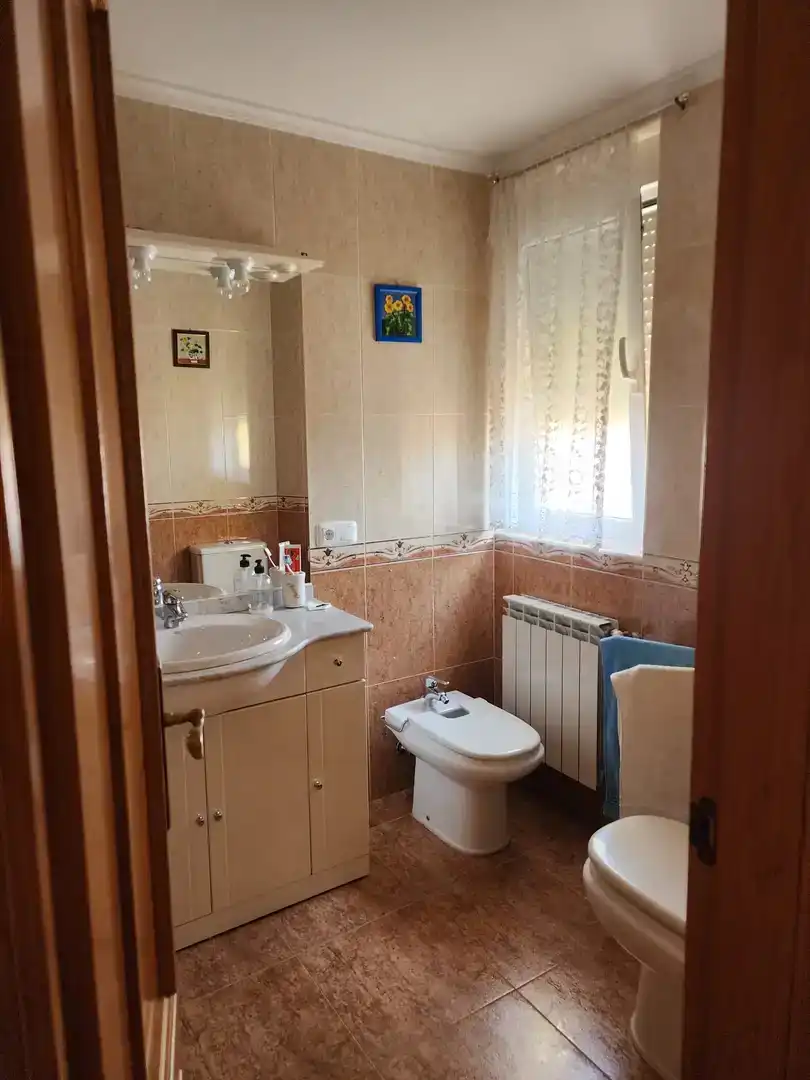 Baño de Piso en venta en Alfaraz de Sayago con Jardín privado, Piscina y Amueblado