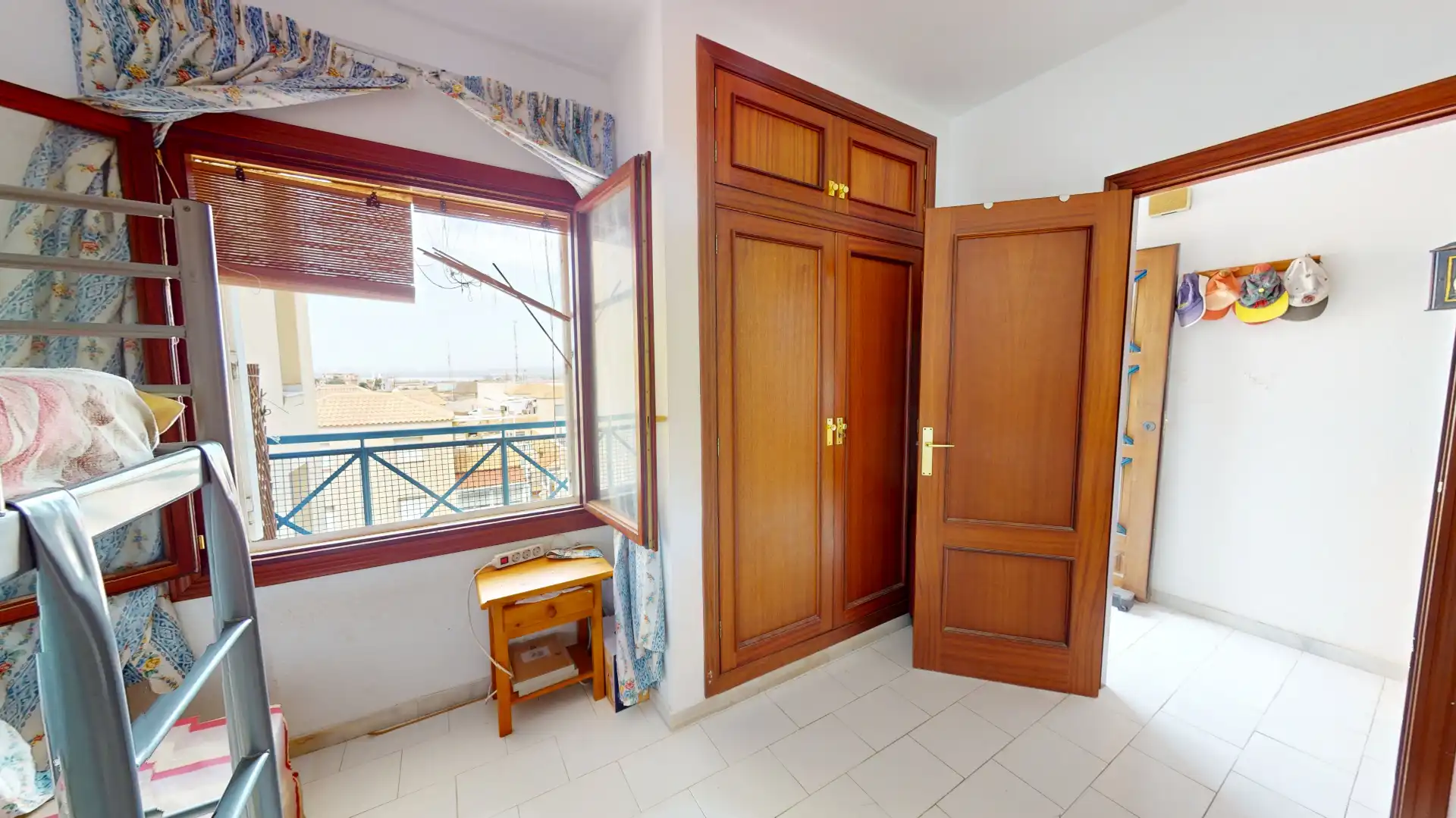 Flat for sale in Torrevieja  with Air Conditioner, Balcony and Community pool