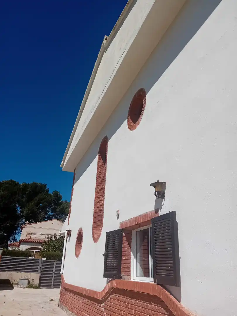 Außenansicht von Einfamilien-Reihenhaus zum Verkauf in L'Ametlla de Mar  mit Klimaanlage, Terrasse und Schwimmbad