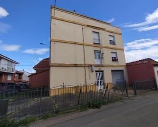 Vista exterior de Pis en venda en León Capital 
