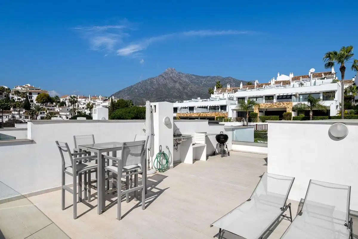 Terrassa de Casa o xalet en venda en Marbella amb Terrassa, Alarma i Piscina comunitària