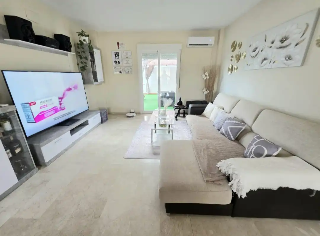 Terraced house with terrace for sale in Calle del Olivillo 25, imagen 5
