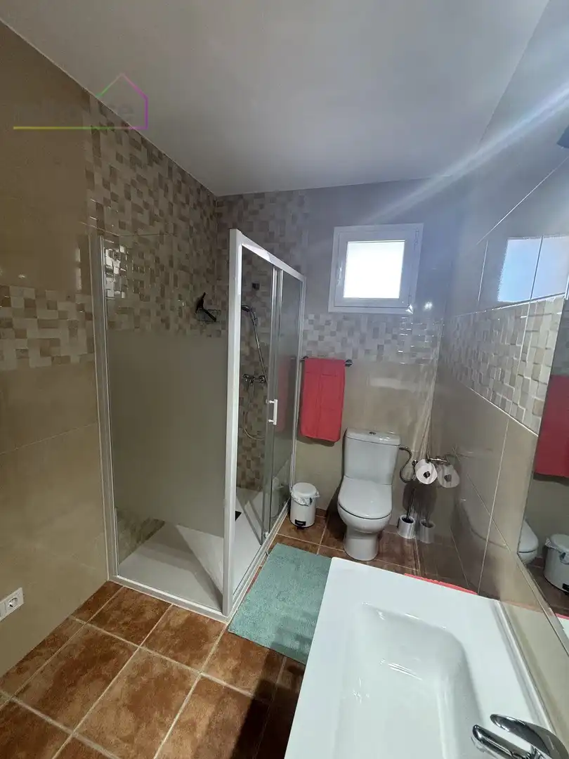 Baño de Piso de alquiler en  Palma de Mallorca con Terraza, Amueblado y TV