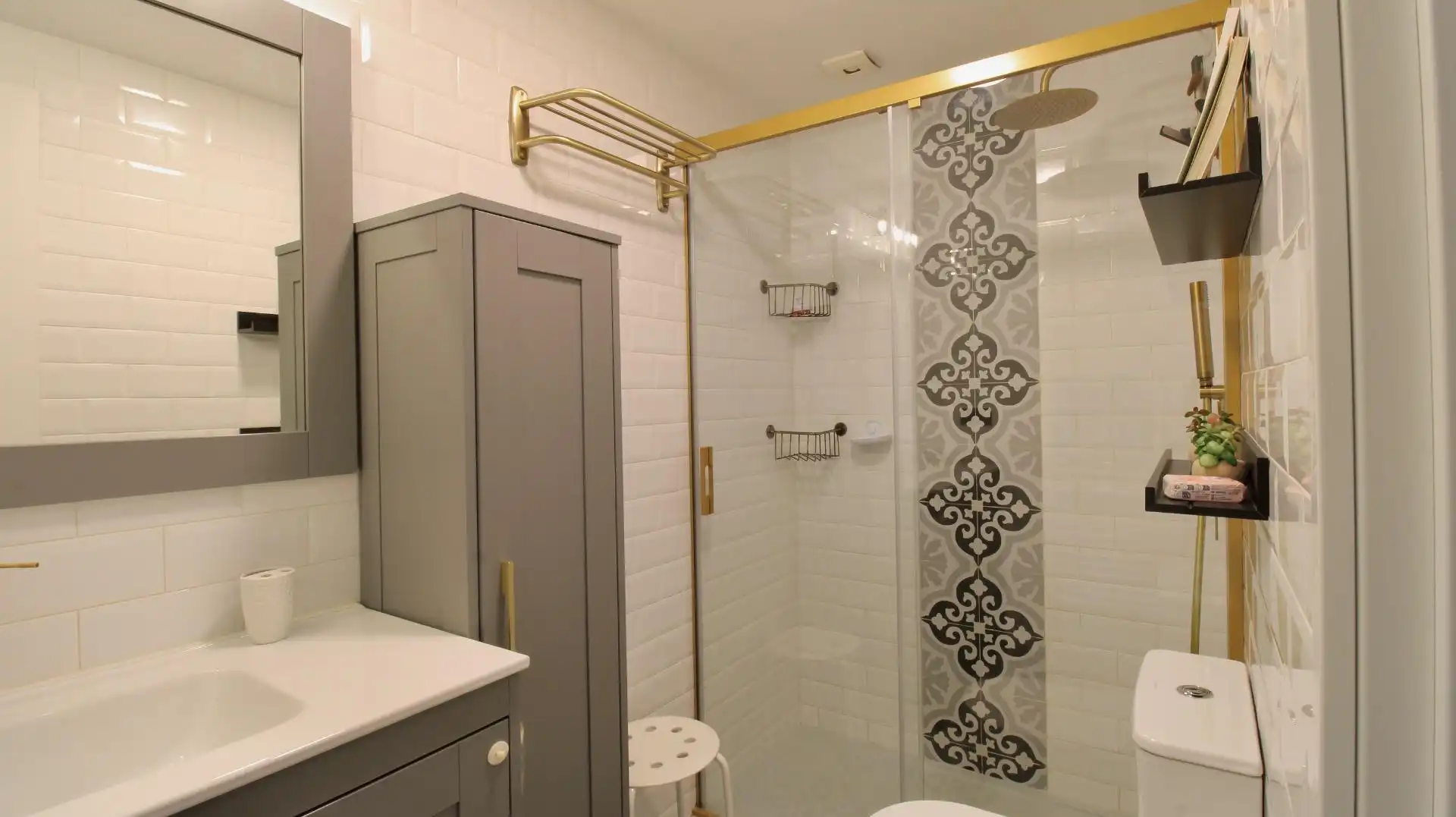 Bathroom of Ground floor for sale in Maracena  with Air Conditioner, Heating and Furnished