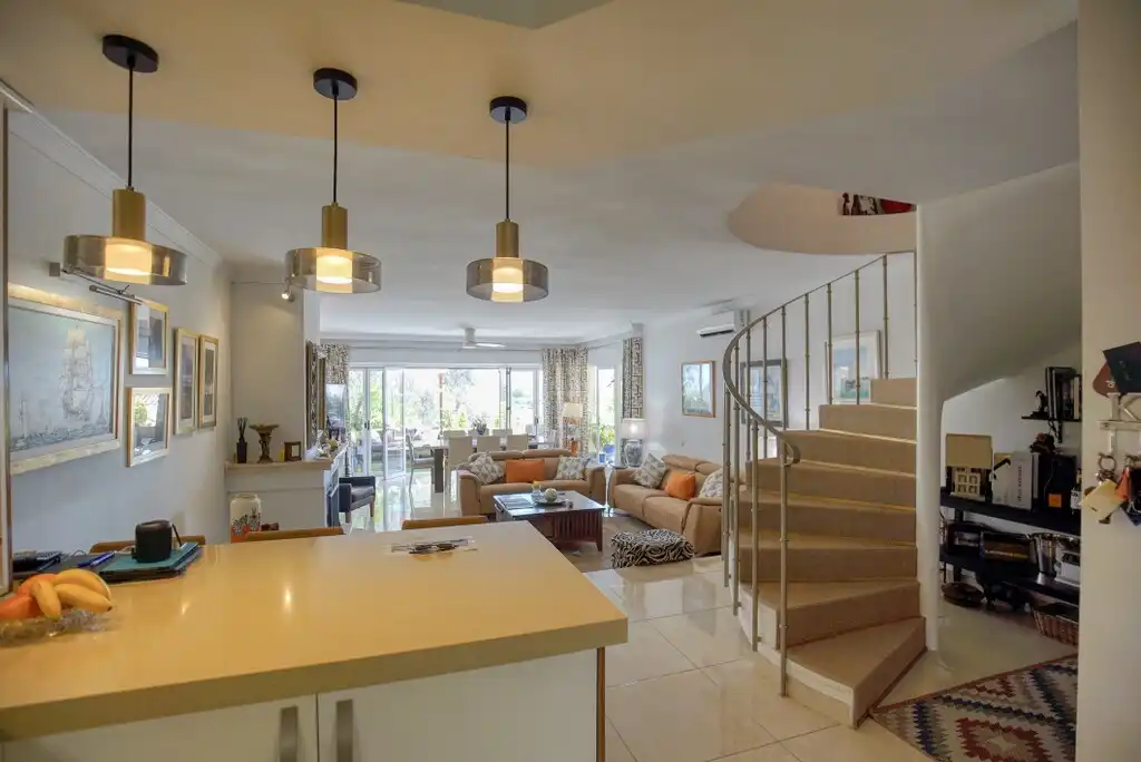 Villa con piscina in vendita a Nueva Andalucía, imagen 3