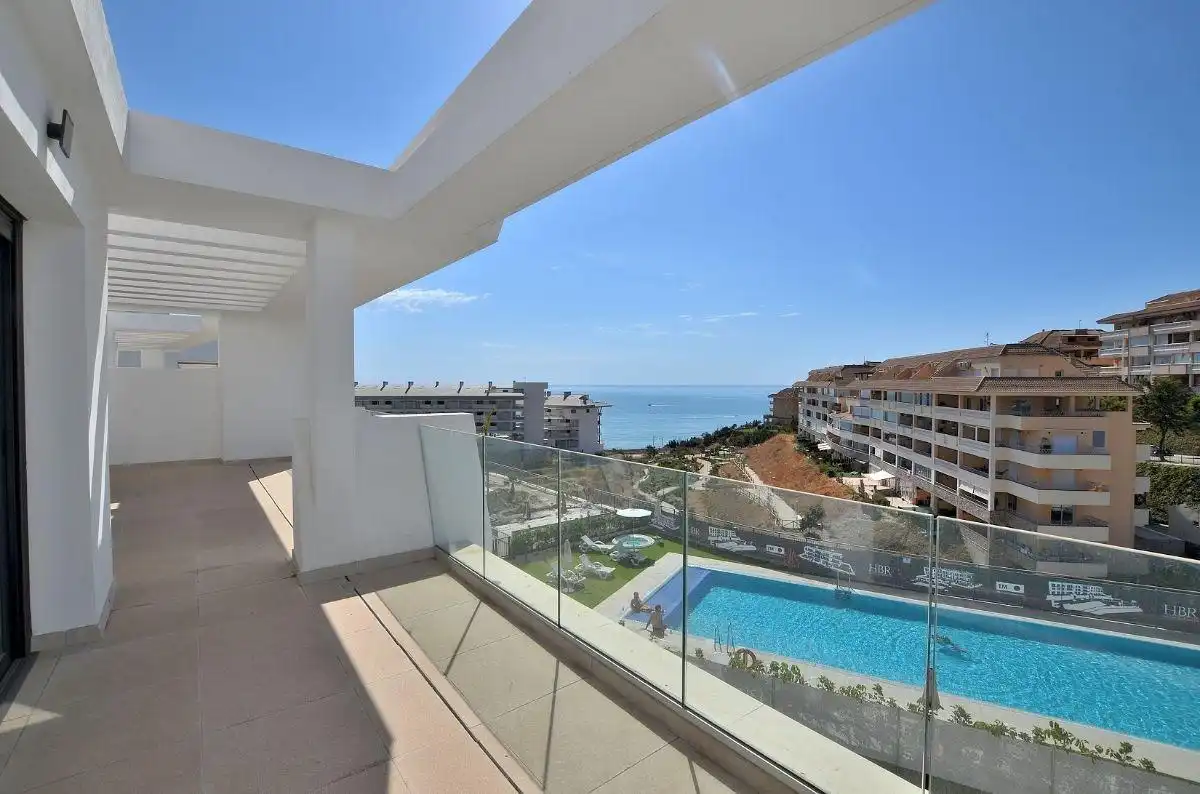 Ático con piscina en venta en Las Gaviotas  - Carvajal