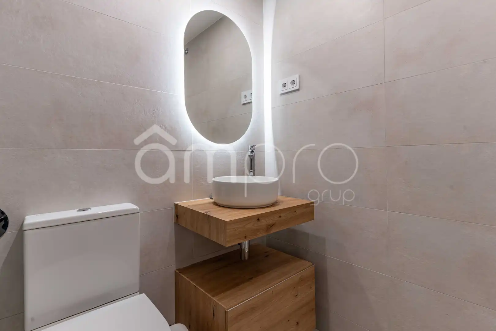 Baño de Piso en venta en Cubelles con Terraza y Trastero