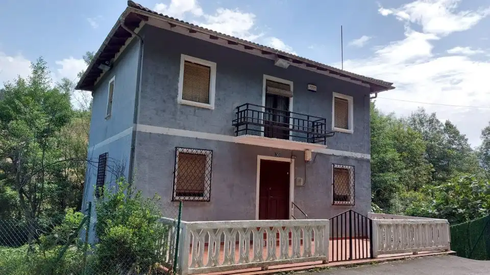Vista exterior de Finca rústica en venda en Igorre amb Calefacció, Jardí privat i Terrassa
