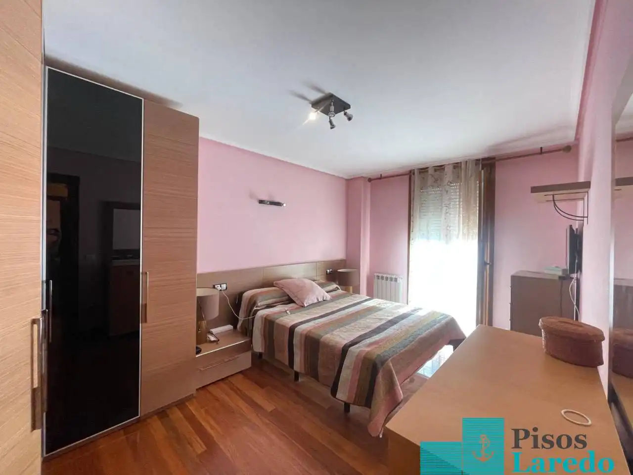 Bedroom of Flat for sale in Voto  with Air Conditioner, Heating and Storage room
