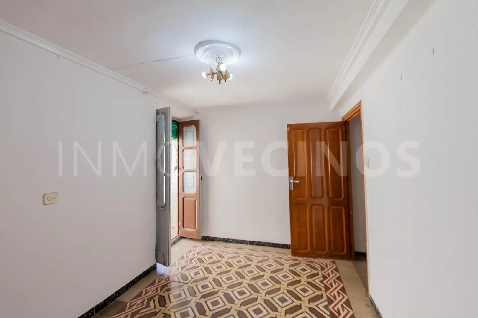 Casa adosada en venda en Cella amb Traster