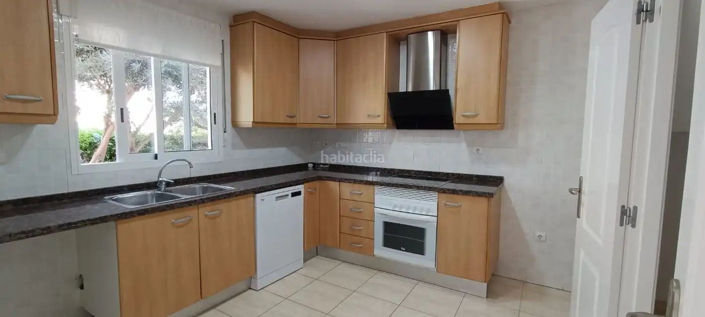 Doppelhaushälfte mit Garten zur Miete in Carrer de la Gralla 31, imagen 13