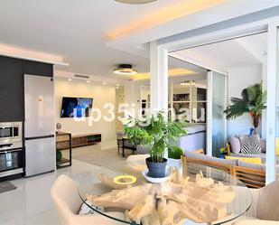 Living room of Apartment for sale in Estepona  with Air Conditioner, Terrace and Furnished