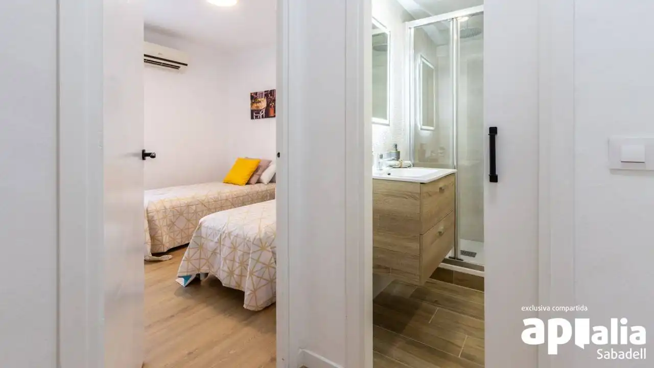 Habitación de Piso en venta en Sabadell con Calefacción y Parquet