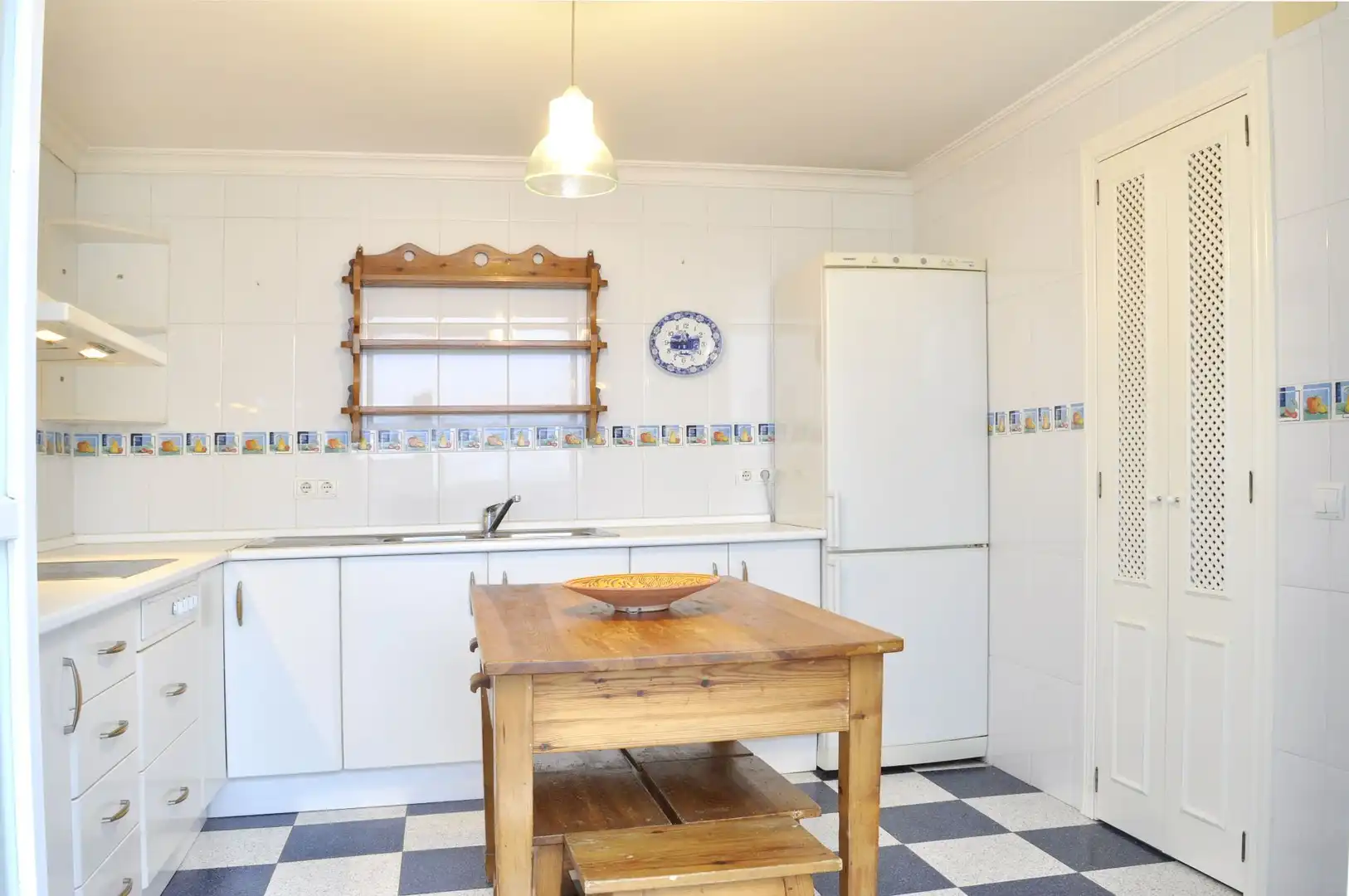 Kitchen of Detached homes for sale in Jerez de la Frontera  with Air Conditioner, Terrace and Storage room