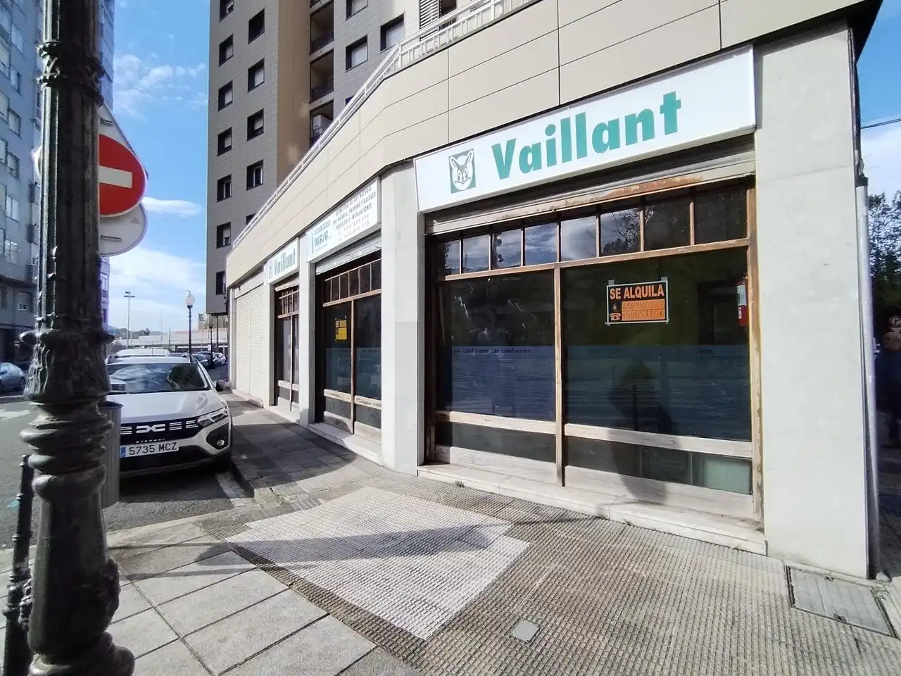 Vista exterior de Local en venda en Barakaldo  amb Aire condicionat