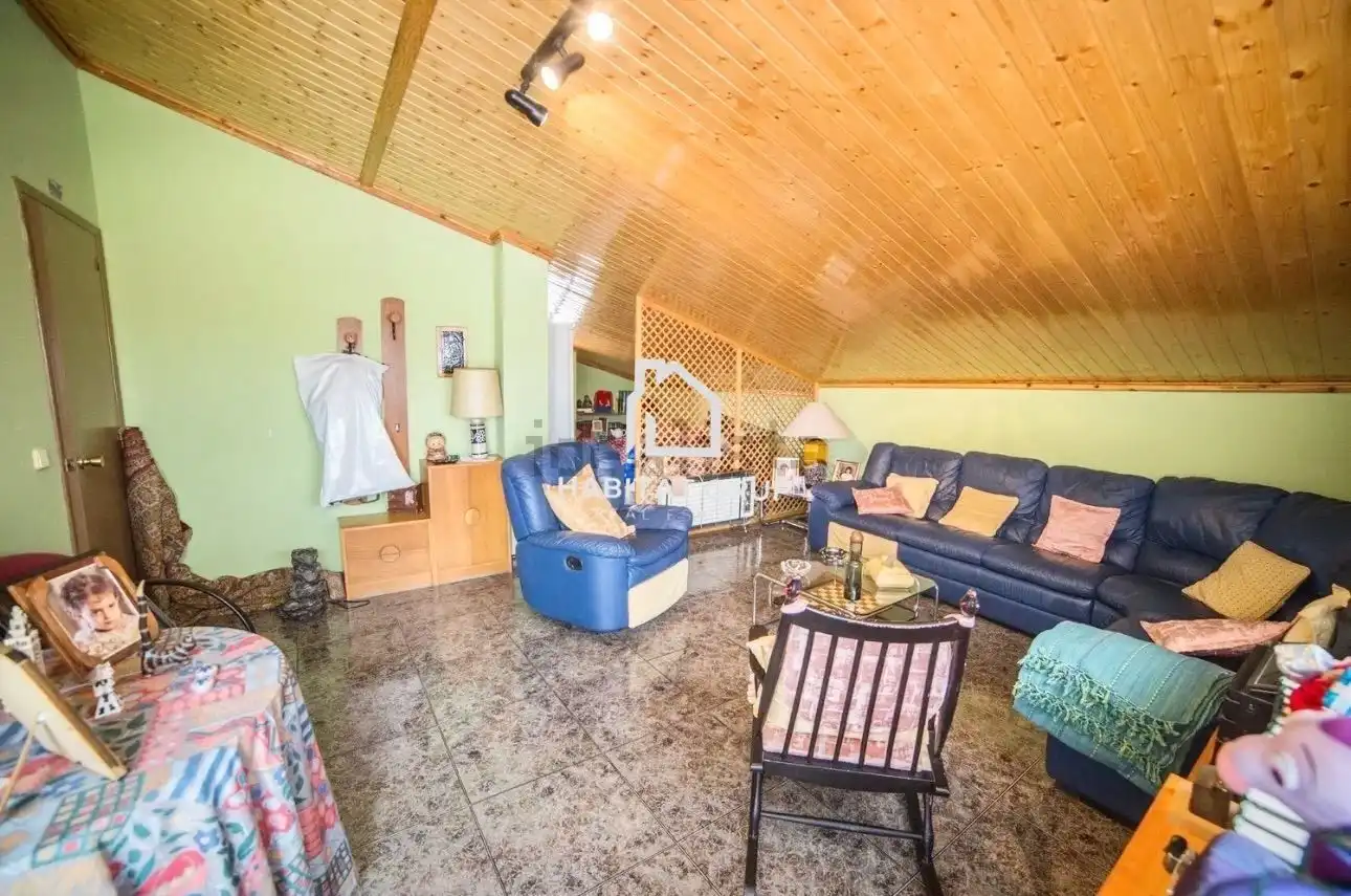 Maisonette zum Verkauf in Flix mit Klimaanlage, Heizung und Terrasse