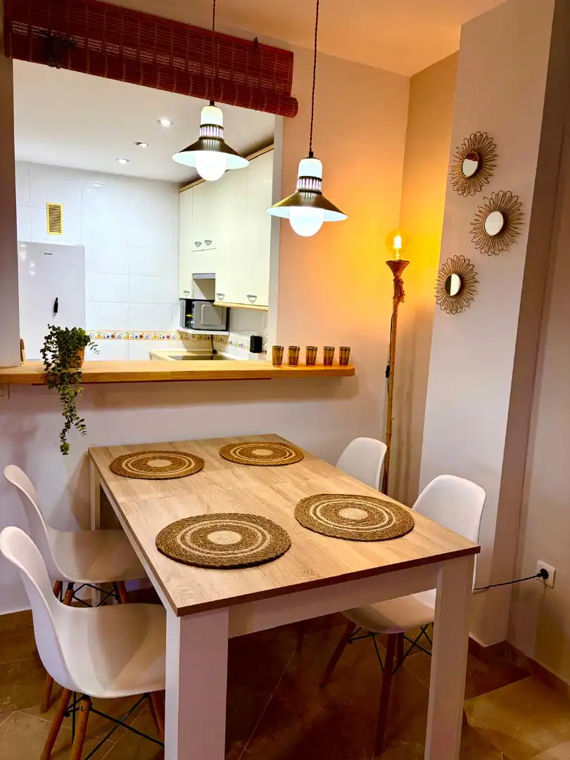 Comedor de Apartamento de alquiler en Mijas con Aire acondicionado, Calefacción y Jardín privado