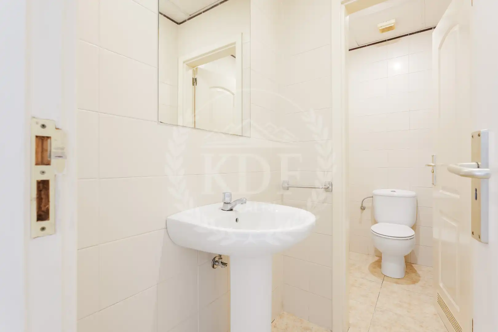 Baño de Local en venta en Santa Cruz de Tenerife con Aire acondicionado, Parquet y Alarma
