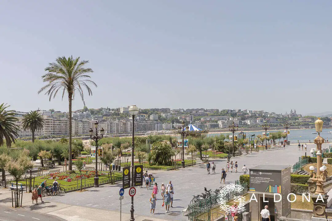 Vista exterior de Piso en venta en Donostia - San Sebastián  con Calefacción, Terraza y Balcón