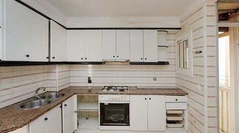Foto 4 de Piso en venta en C/ Torres I Bages, Centre, Salt