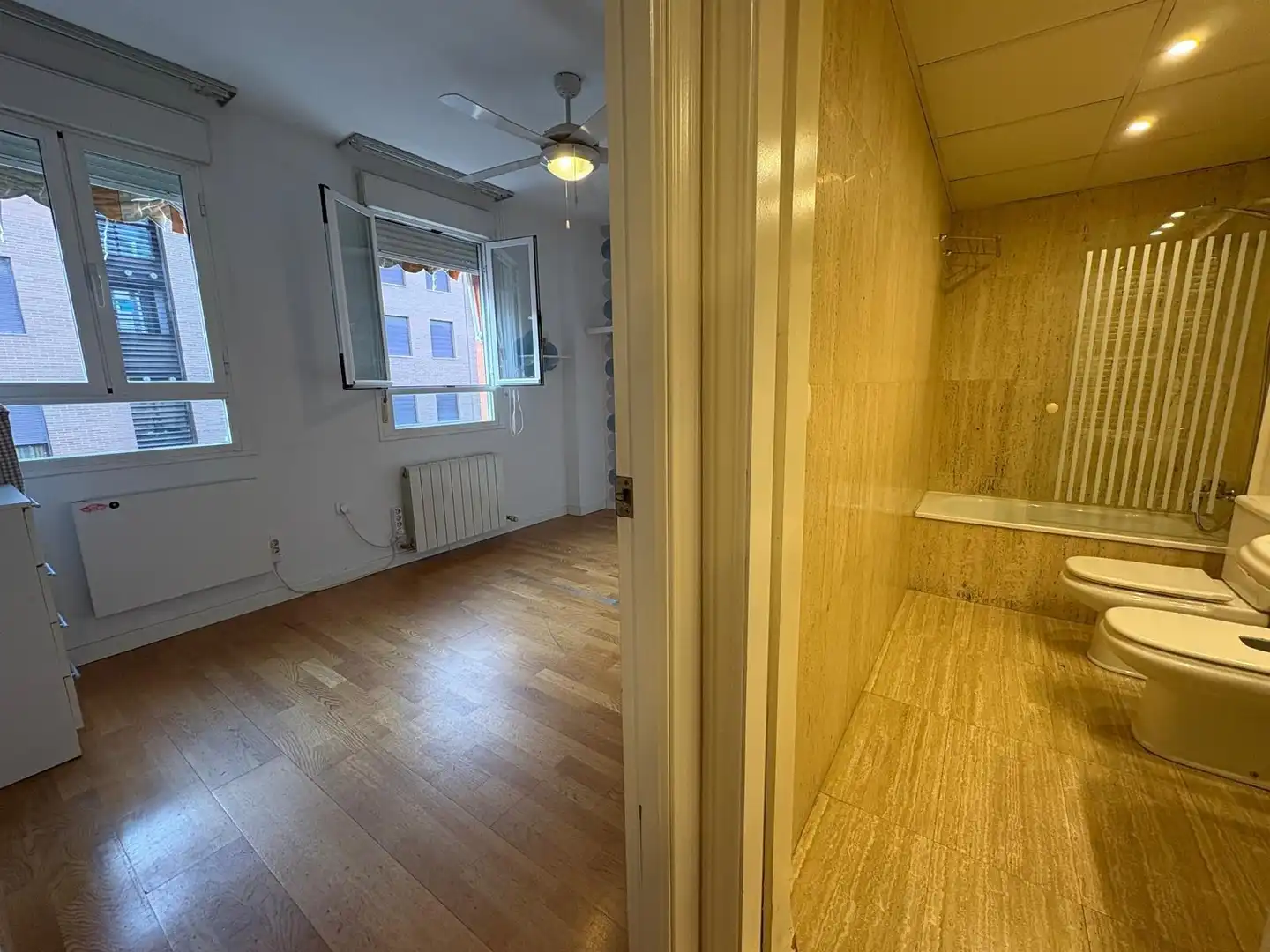 Schlafzimmer von Wohnung zum Verkauf in Córdoba mit Klimaanlage, Heizung und Terrasse