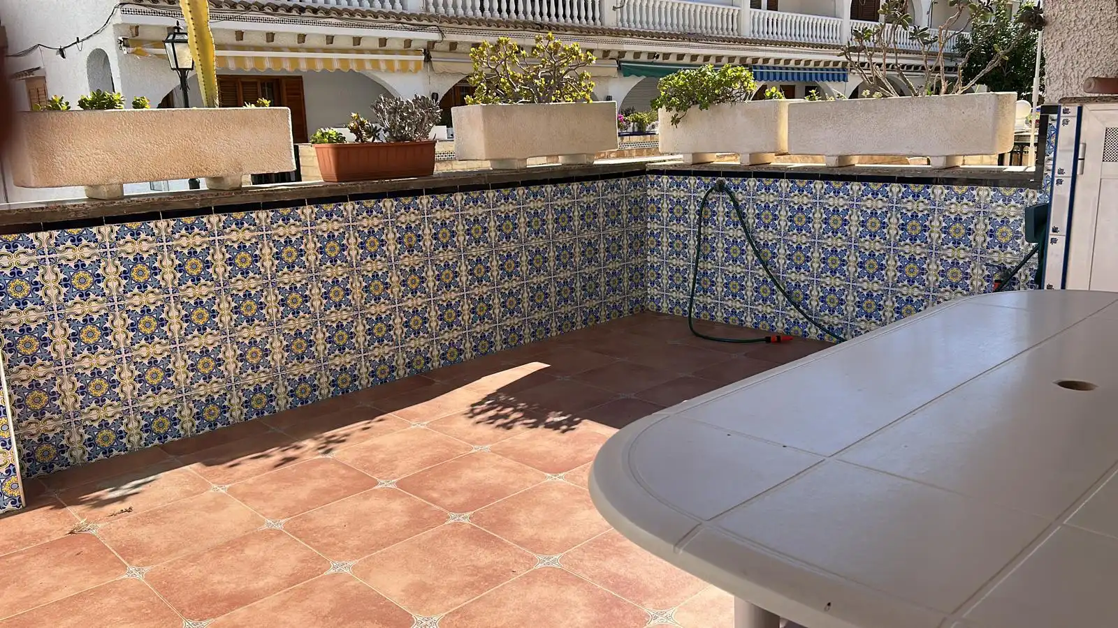 Terrasse von Maisonette zum Verkauf in Santa Pola mit Klimaanlage, Heizung und Privatgarten