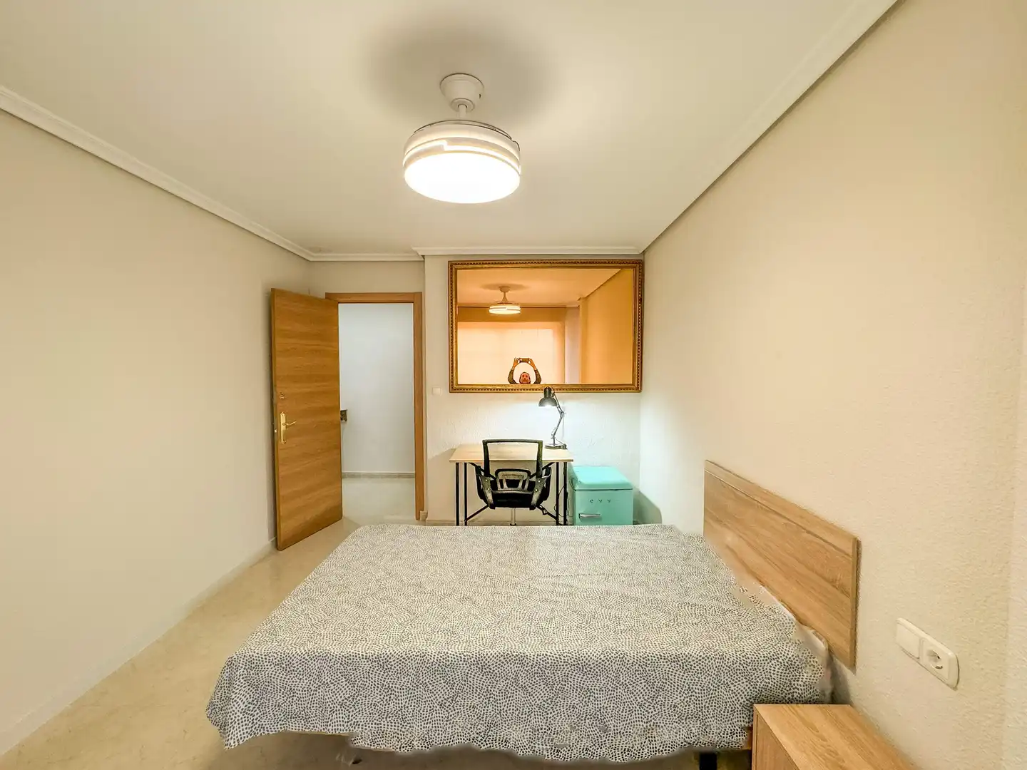 Habitación en Reina Victoria - Miguel Hernández