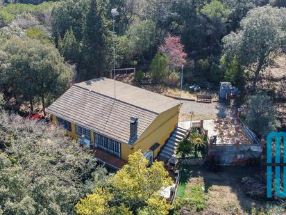 Vista exterior de Finca rústica en venda en Mataró amb Aire condicionat, Calefacció i Jardí privat