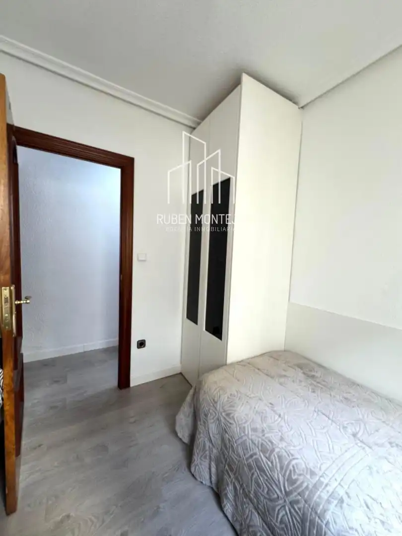 Schlafzimmer von Wohnung zur untervermieten in Salamanca mit Heizung, Terrasse und Möbliert