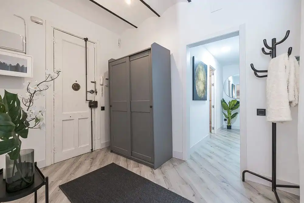 Flat for sale in Barcelona  with Air Conditioner and Heating