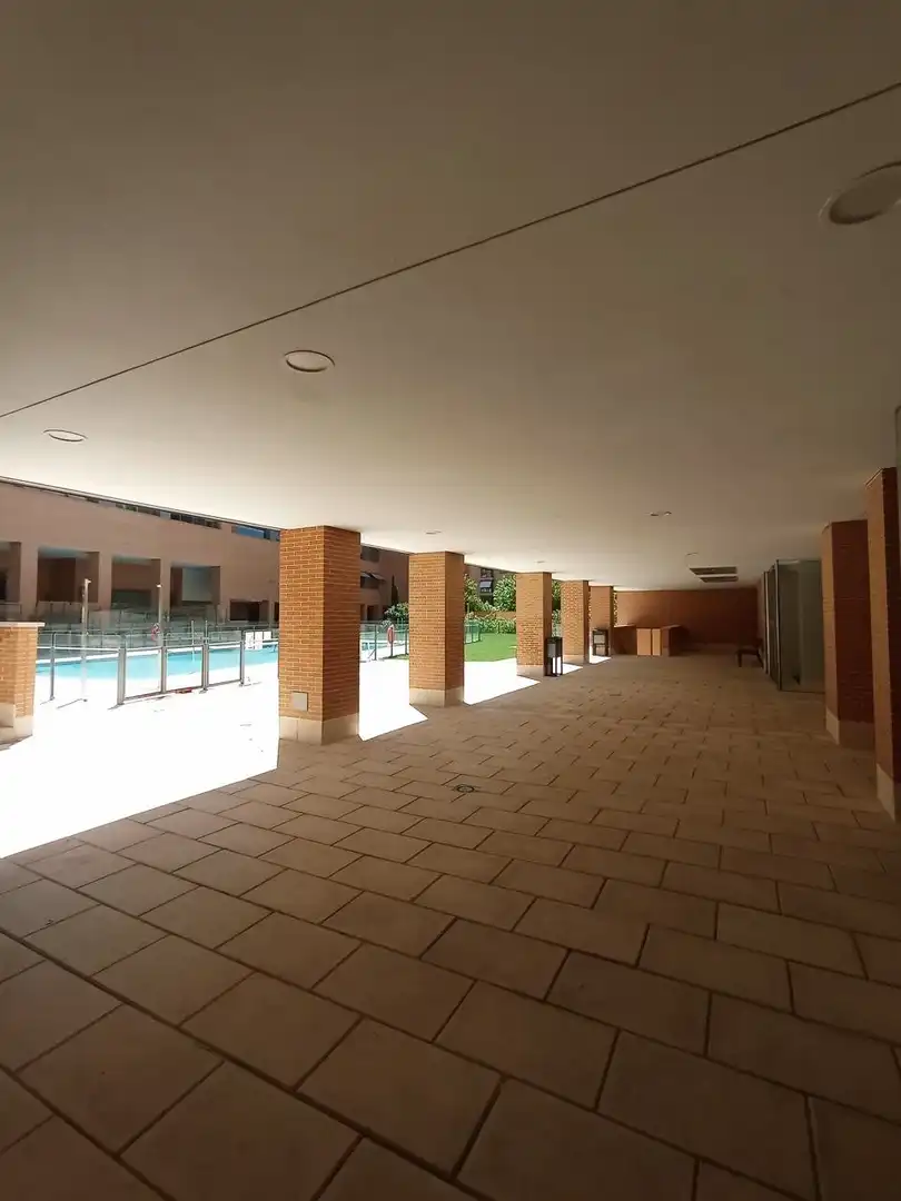 Schwimmbecken von Dachboden zur Miete in Madrid mit Klimaanlage, Heizung und Terrasse