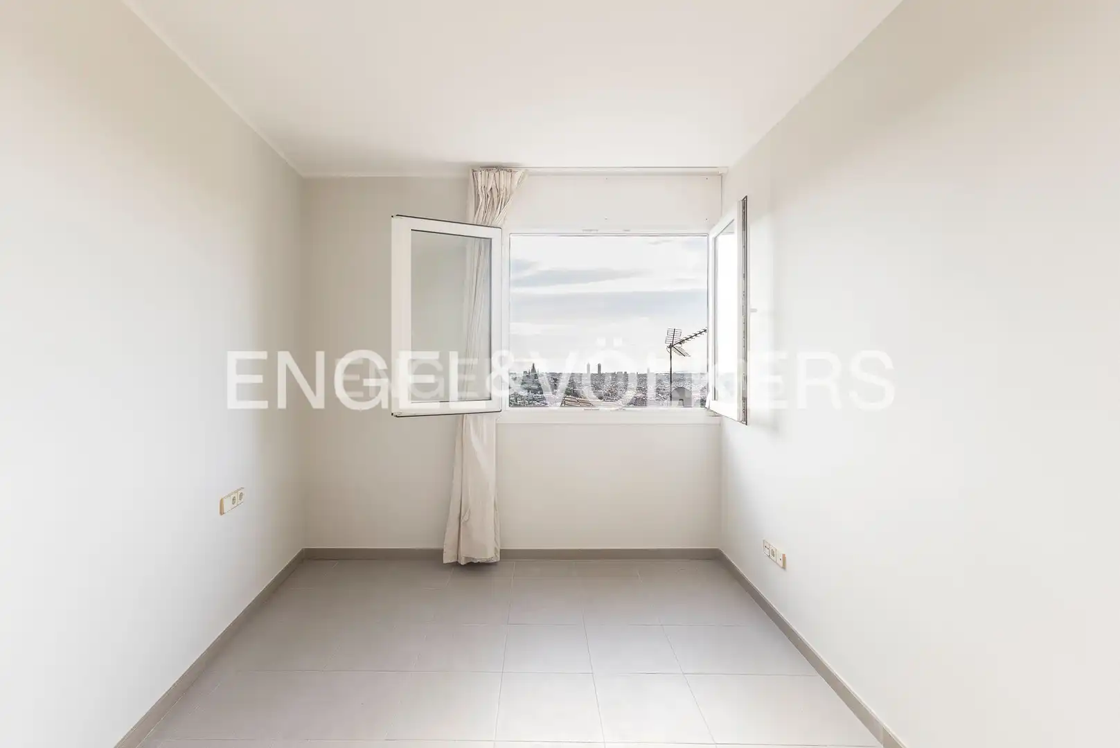 Balcony of Houses for sale in Barcelona  with Air Conditioner, Heating and Private garden