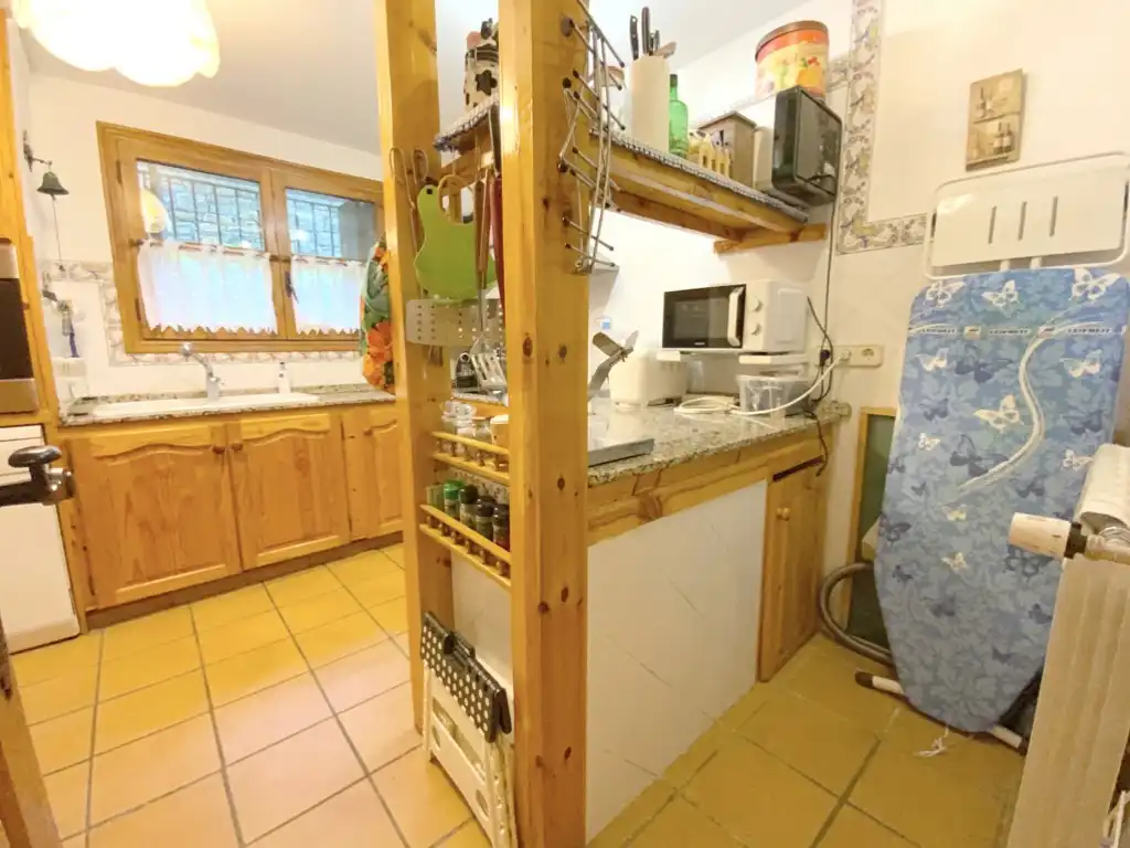 Cuina de Casa o xalet en venda en Sahún amb Jardí privat