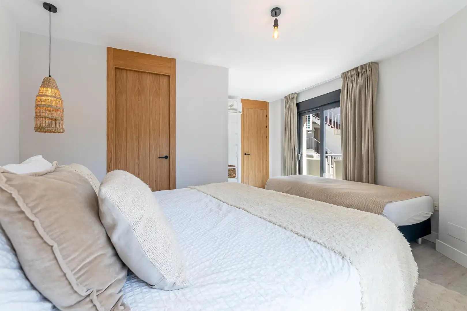Habitación de Apartamento en venta en Torremolinos con Aire acondicionado, Calefacción y Terraza