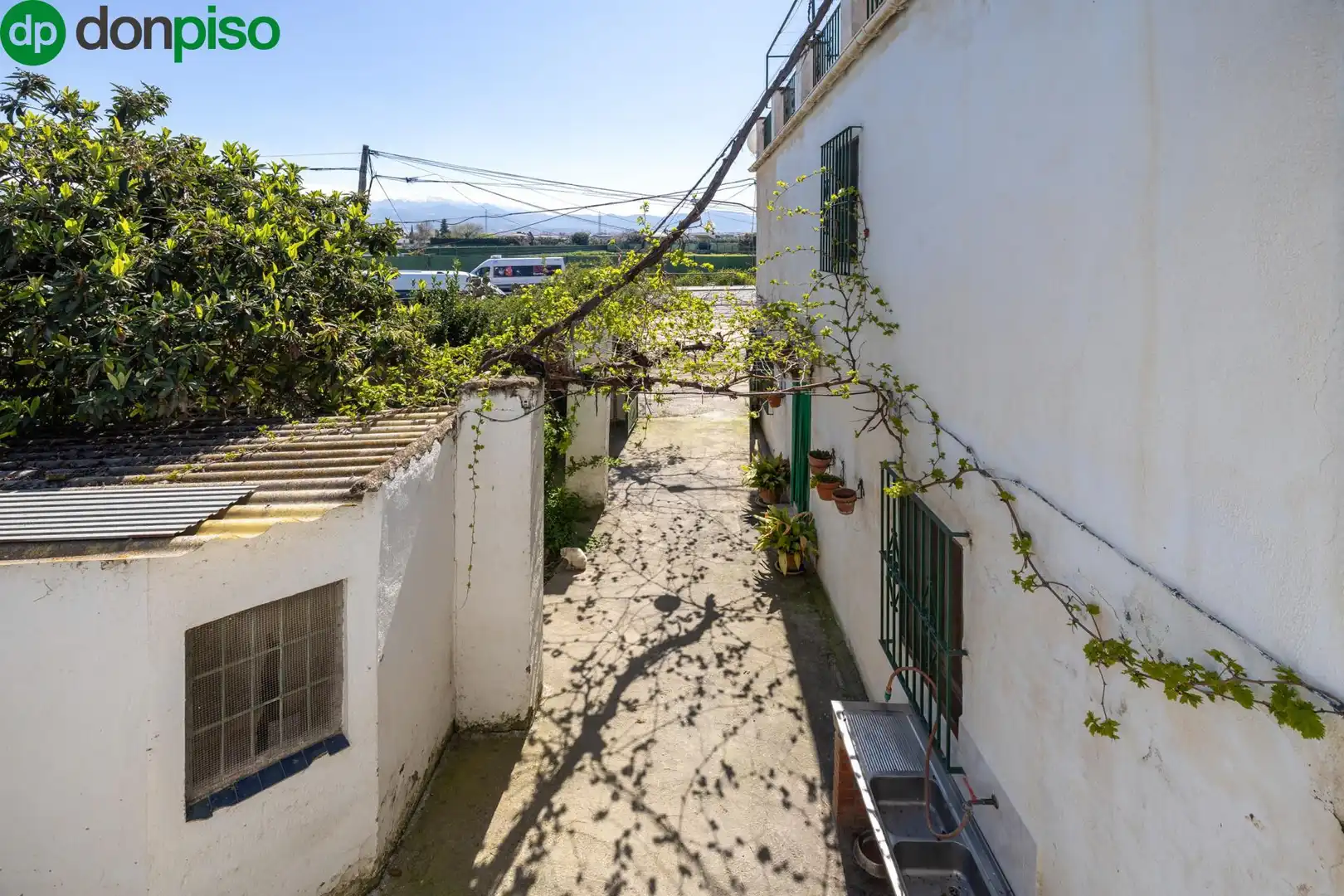 Vista exterior de Finca rústica en venda en Armilla amb Jardí privat i Terrassa