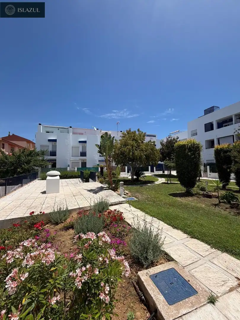 Außenansicht von Maisonette zum Verkauf in Islantilla mit Klimaanlage, Heizung und Privatgarten