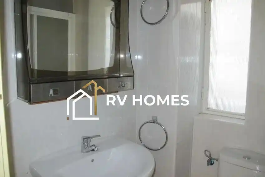 Baño de Piso de alquiler en Cáceres con Terraza y Amueblado