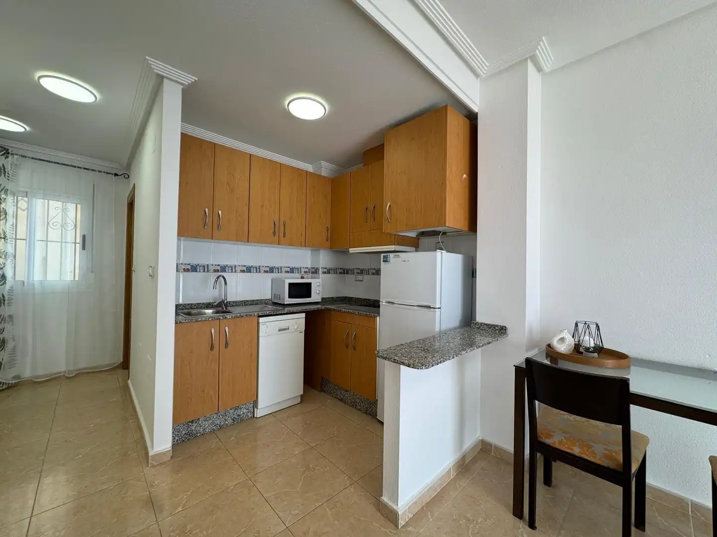 Cocina de Estudio en venta en Torrevieja con Aire acondicionado, Terraza y Amueblado